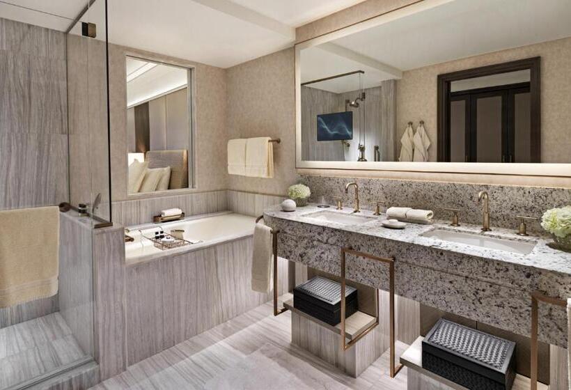 Номер Deluxe, Four Seasons Hotel Riyadh