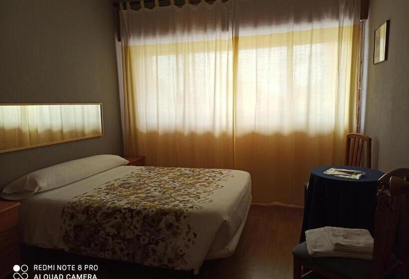 غرفة قياسية, Hostal La Torre