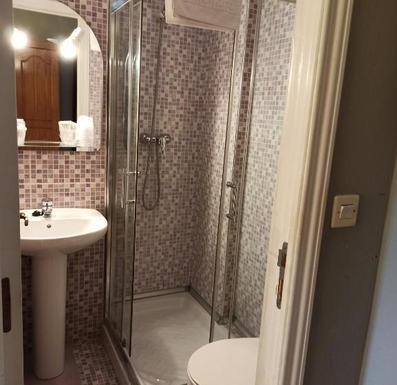 غرفة قياسية, Hostal La Torre