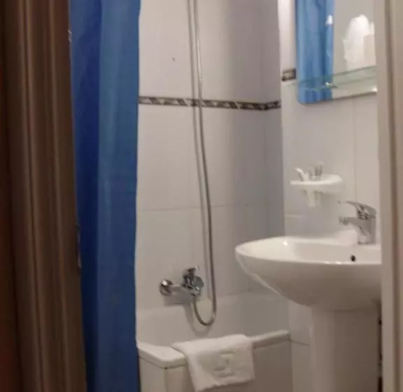 スタンダードトリプルルーム, Hostal La Torre