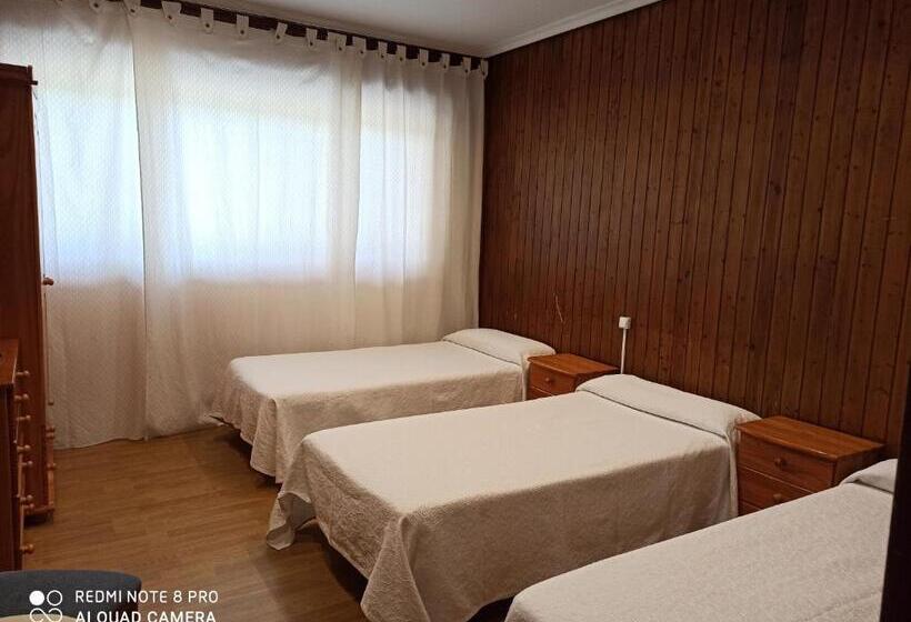 스탠다드 트리플 룸, Hostal La Torre