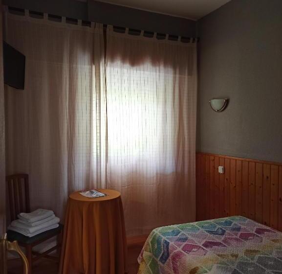 غرفة قياسية فردية, Hostal La Torre