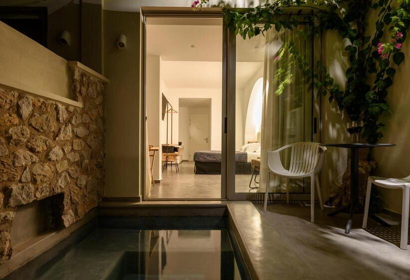 جناح جونيور مزوَّد بجاكوزي, Afroditi Venus Beach Resort