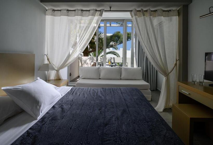 جناح جونيور, Afroditi Venus Beach Resort