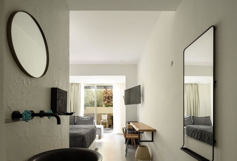 جناح جونيور مزوَّد بجاكوزي, Afroditi Venus Beach Resort