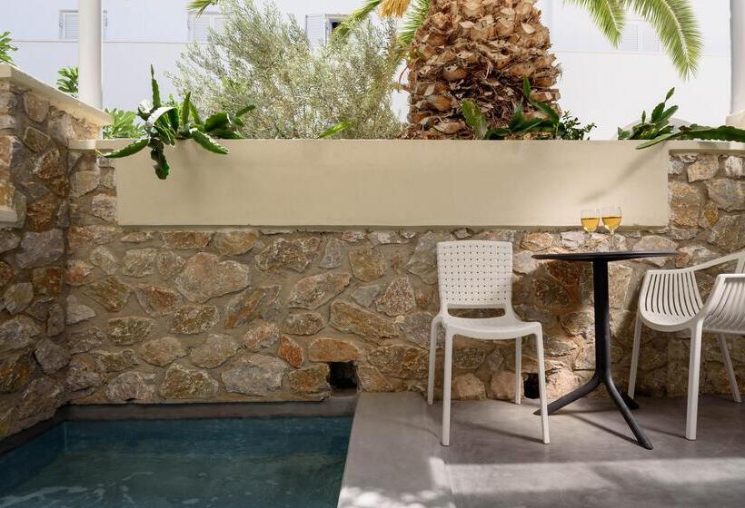 جناح جونيور مزوَّد بجاكوزي, Afroditi Venus Beach Resort