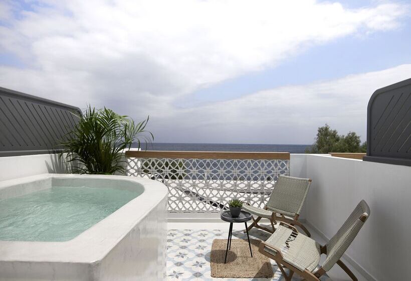 غرفة ديلوكس مطلّة علي البحر, Afroditi Venus Beach Resort