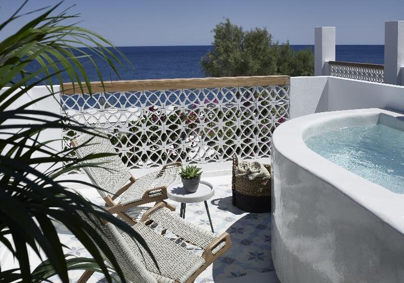 غرفة ديلوكس مطلّة علي البحر, Afroditi Venus Beach Resort