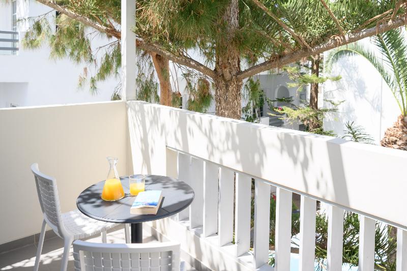 جناح جونيور, Afroditi Venus Beach Resort