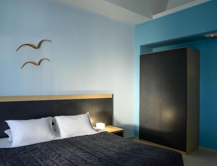 جناح جونيور, Afroditi Venus Beach Resort