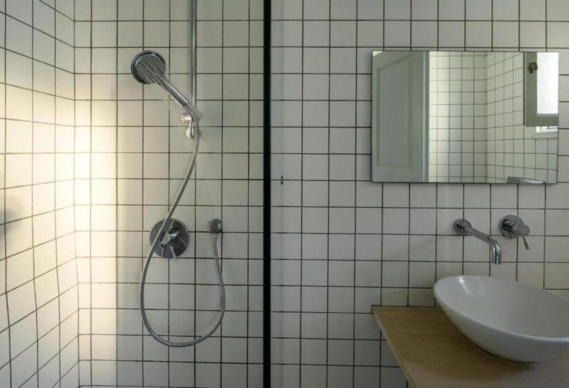 جناح جونيور, Afroditi Venus Beach Resort