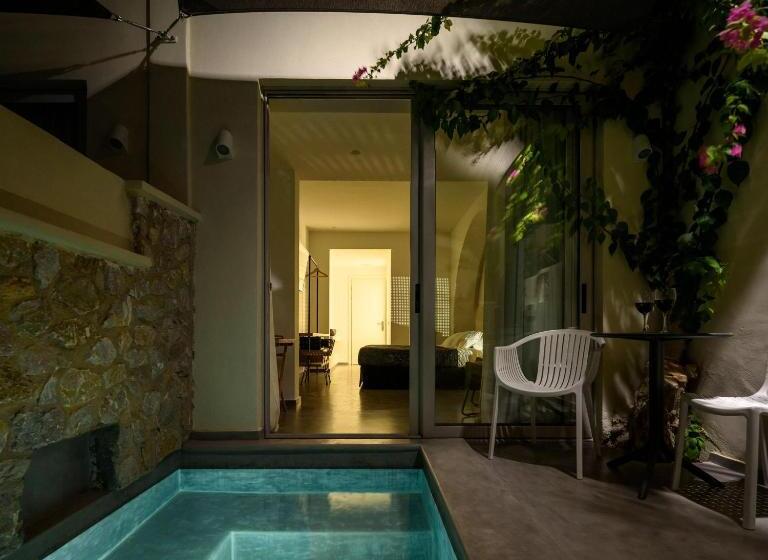 جناح جونيور مزوَّد بجاكوزي, Afroditi Venus Beach Resort