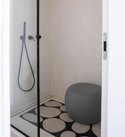 جناح جونيور مزوَّد بجاكوزي, Afroditi Venus Beach Resort