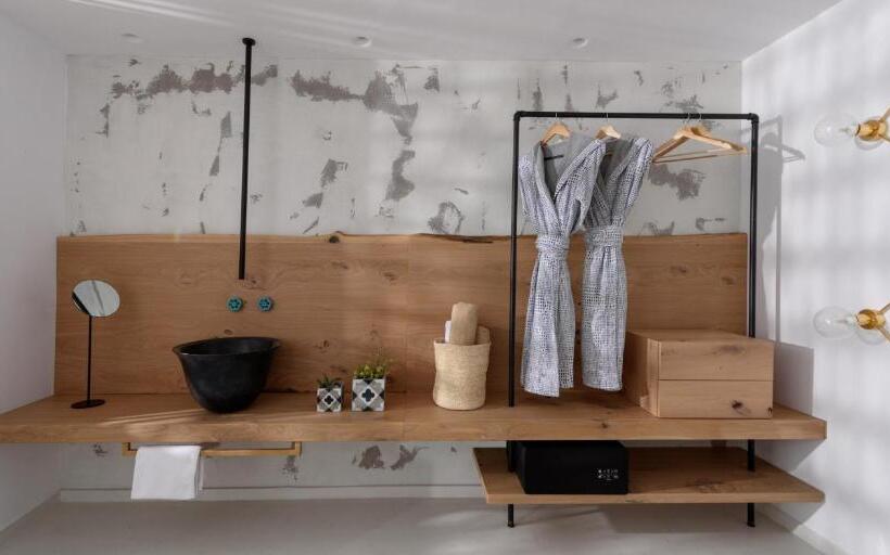 غرفة ديلوكس مطلّة علي البحر, Afroditi Venus Beach Resort