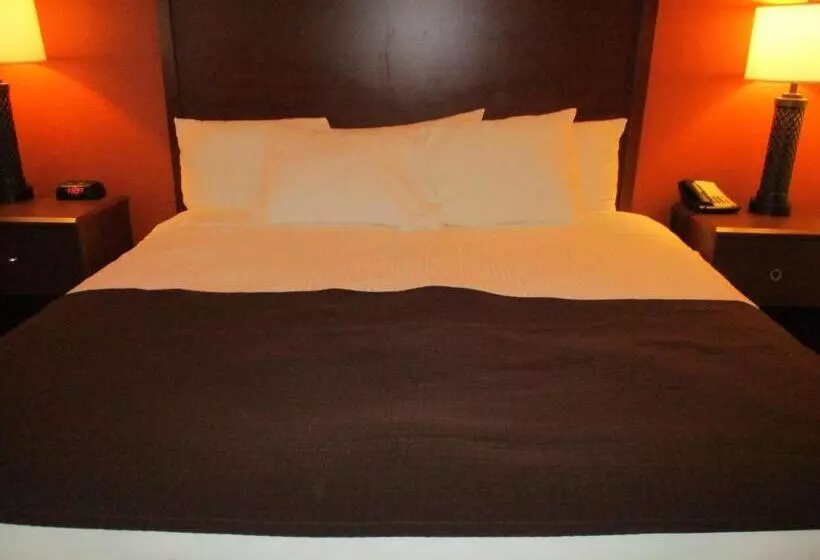 Standard-invahuone King-vuode, Northwoods Inn & Suites Blackduck