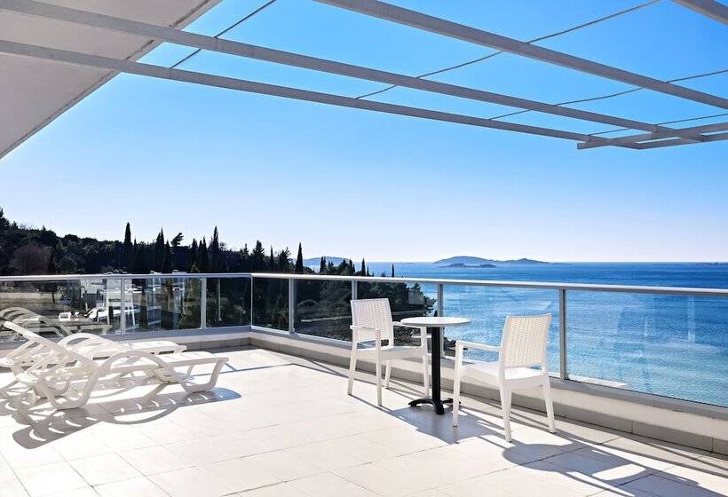 סוויטה נוף לים, Maistra Select Astarea