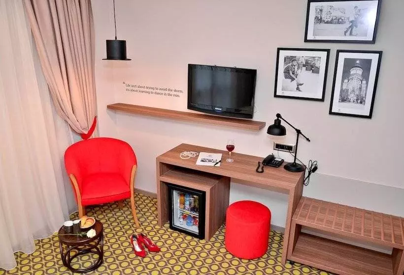 اتاق استاندارد, Capitolina City Chic