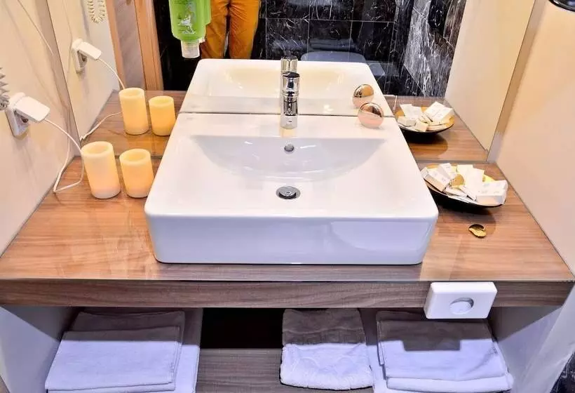 اتاق استاندارد یک نفره, Capitolina City Chic