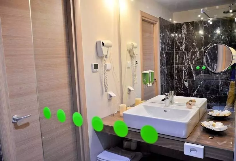 اتاق استاندارد یک نفره, Capitolina City Chic