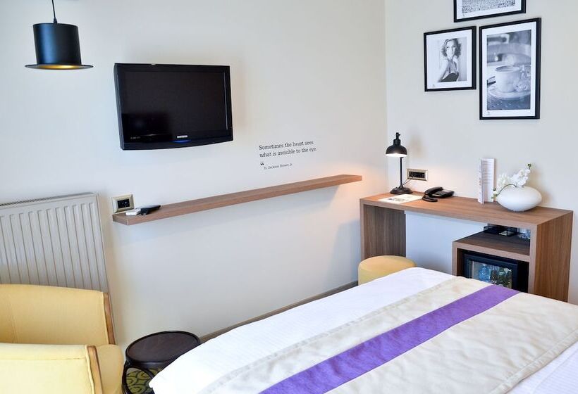 اتاق استاندارد یک نفره, Capitolina City Chic
