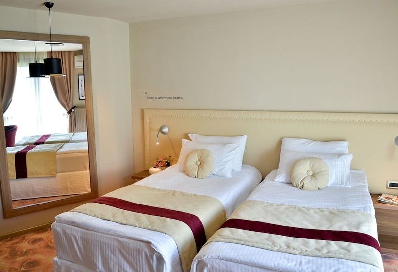 Номер Стандарт, Capitolina City Chic