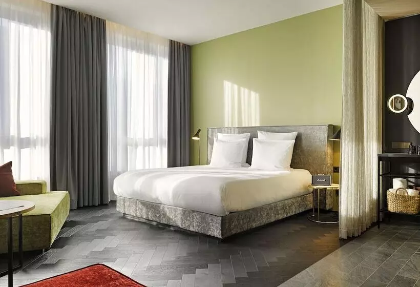 استودیوی استاندارد, East Hotel Hamburg