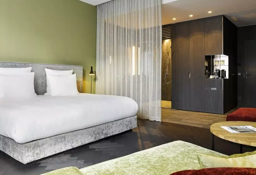 استودیوی استاندارد, East Hotel Hamburg