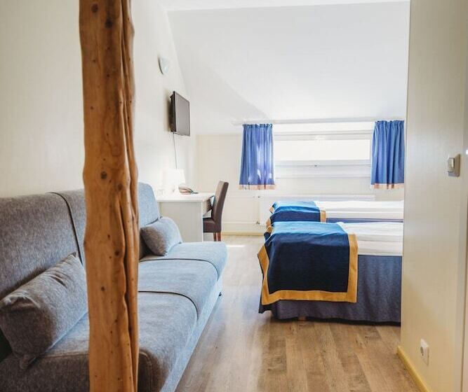 اتاق استاندارد سه نفره, Economy