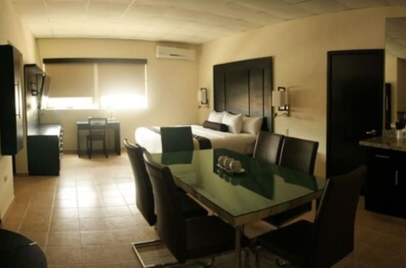 سوییت, El Camino Inn & Suites