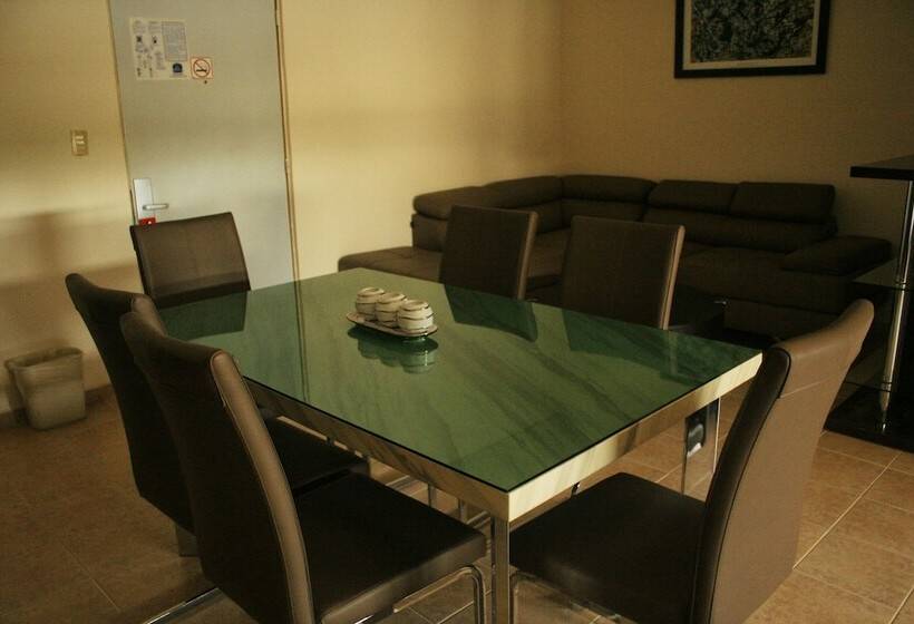 سوییت, El Camino Inn & Suites