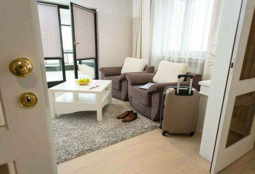 バルコニー付スイート, Fenyõ