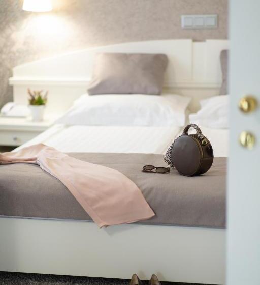 バルコニー付スイート, Fenyõ