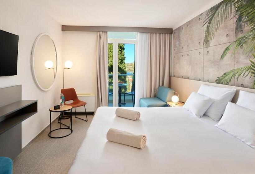 חדר סטנדרט נוף לים עם מרפסת, Maistra Select Astarea