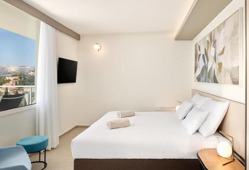 סוויטה נוף לים, Maistra Select Astarea