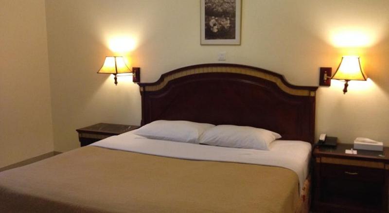 デラックスルーム, Nihal