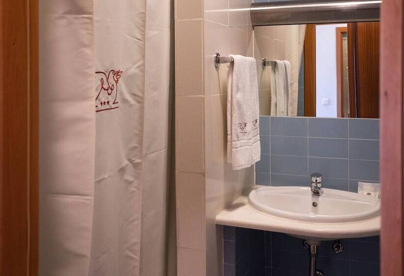 חדר סטנדרט, Pombalense