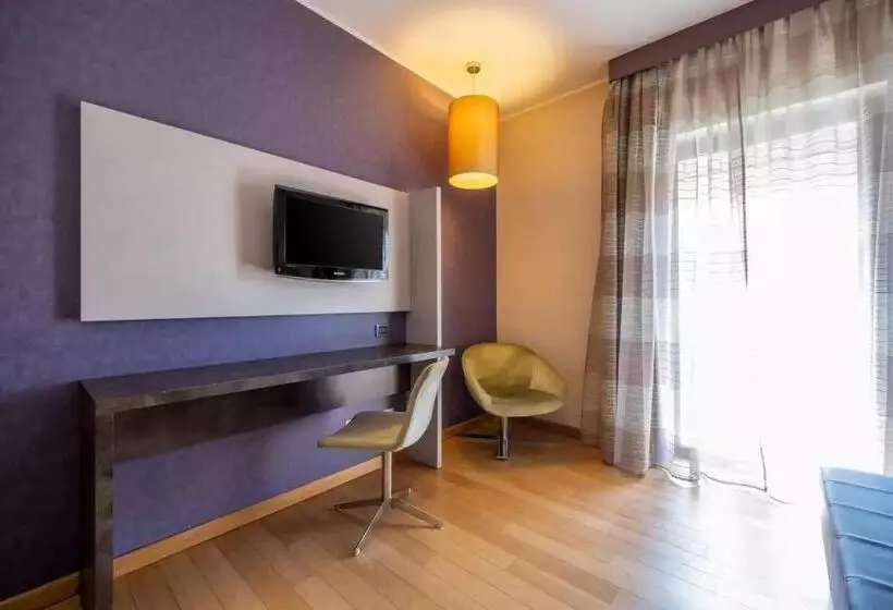 اتاق استاندارد سه نفره, Rome Airport Hotel Fiumicino