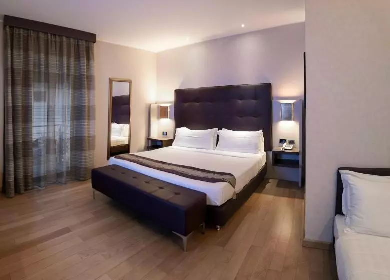 اتاق استاندارد سه نفره, Rome Airport Hotel Fiumicino