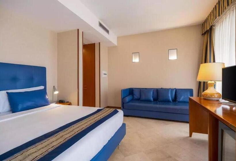 Четырехместный Номер Стандарт, Rome Airport Hotel Fiumicino