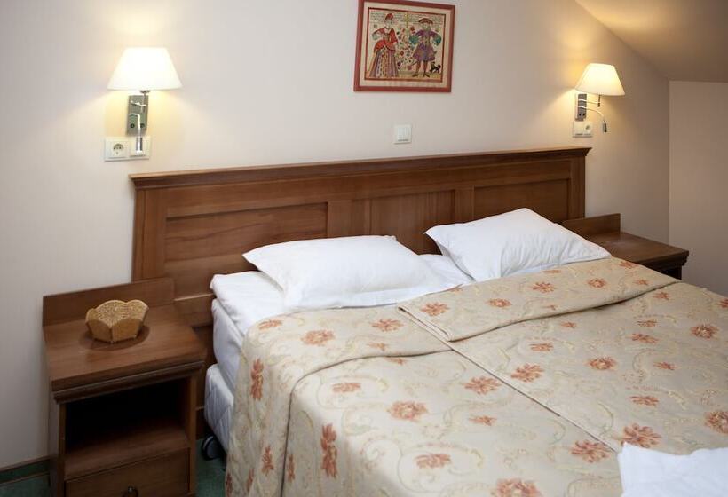 スタンダードスタジオ, Russkaya Derevnya