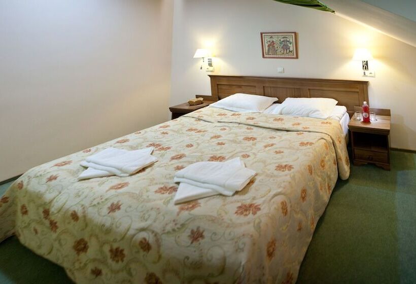 スタンダードスタジオ, Russkaya Derevnya