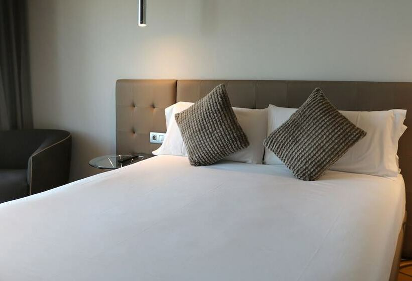 标准间, Sb Bcn Events 4 Sup