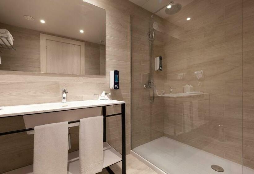 غرفة قياسية ثلاثية, Sb Bcn Events 4 Sup