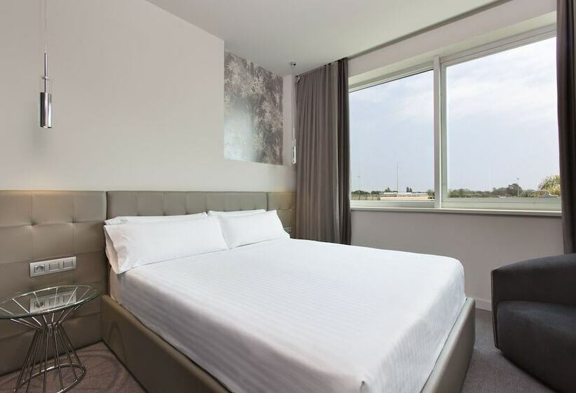 غرفة قياسية ثلاثية, Sb Bcn Events 4 Sup