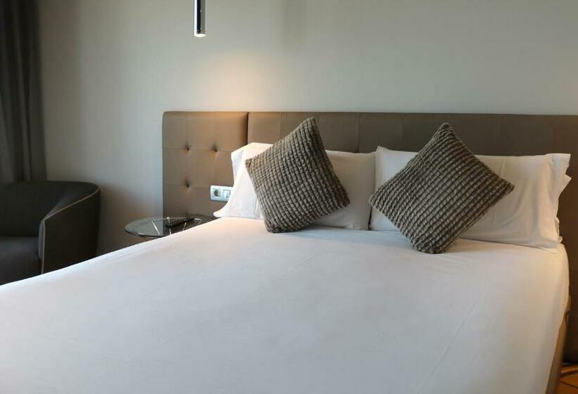 جناح جونيور, Sb Bcn Events 4 Sup