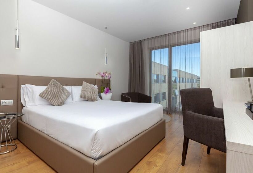 جناح جونيور, Sb Bcn Events 4 Sup