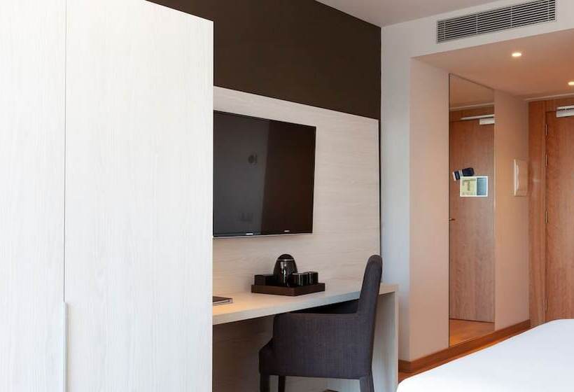 غرفة قياسية, Sb Bcn Events 4 Sup