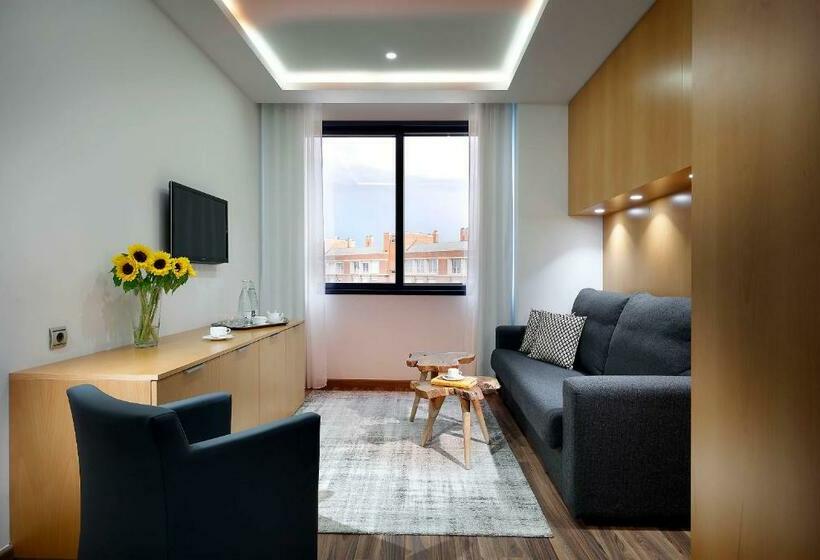 Семейный Номер, Sb Icaria