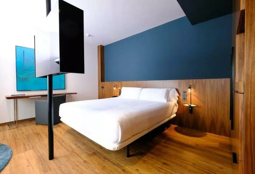 Suite with Hot Tub