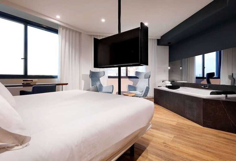 Полулюкс, Sb Icaria